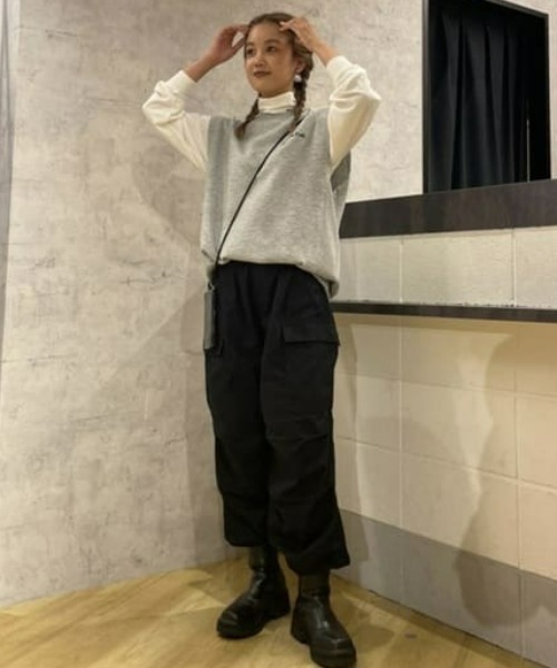 RODEO CROWNS WIDE BOWL(ロデオクラウンズワイドボウル)の「Field mocneck L/T(Tシャツ/カットソー・レディース・オフホワイト/ネイビー/ライトイエロー・FREE)」の22枚目の写真