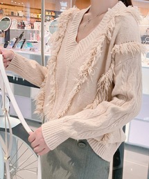 フリンジVネックニット