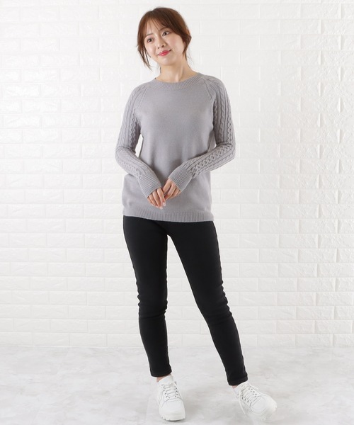 Lace Ladies（レースレディース）の「袖ケーブル編みニットプルオーバー（ニット/セーター・レディース・グレイッシュベージュ/グレー/ブラック/ベージュ・FREE）」の7枚目の写真