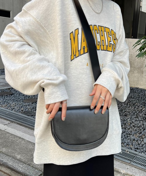 DISCOAT(ディスコート)の「【ベストセラー/新色追加】バイカラーフラップショルダーバッグ(ショルダーバッグ・レディース・ブラック/ベージュ/ブラウン/ブラック系その他/グレイッシュベージュ・FREE)」の14枚目の写真