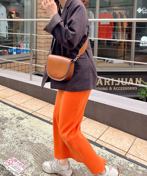 DISCOAT(ディスコート)の「【ベストセラー/新色追加】バイカラーフラップショルダーバッグ(ショルダーバッグ・レディース・ブラック/ベージュ/ブラウン/ブラック系その他/グレイッシュベージュ・FREE)」の15枚目の写真