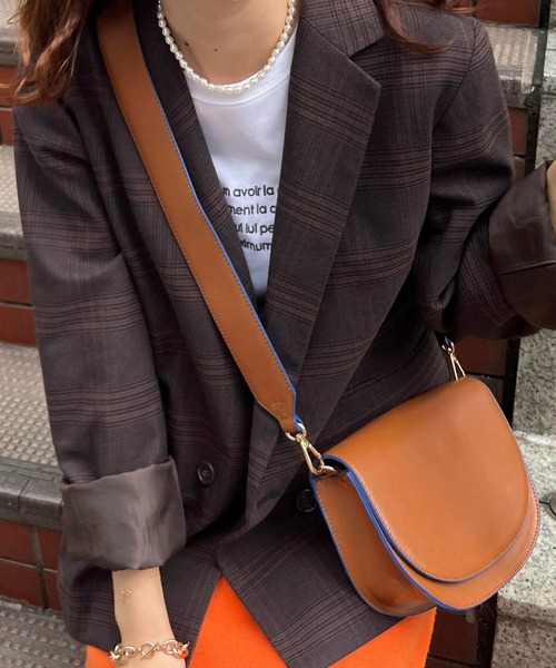 DISCOAT(ディスコート)の「【ベストセラー/新色追加】バイカラーフラップショルダーバッグ(ショルダーバッグ・レディース・ブラック/ベージュ/ブラウン/ブラック系その他/グレイッシュベージュ・FREE)」の16枚目の写真