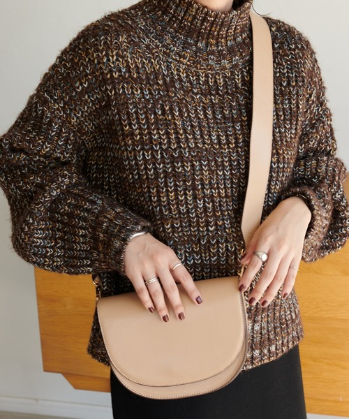 DISCOAT(ディスコート)の「【ベストセラー/新色追加】バイカラーフラップショルダーバッグ(ショルダーバッグ・レディース・ブラック/ベージュ/ブラウン/ブラック系その他/グレイッシュベージュ・FREE)」の19枚目の写真