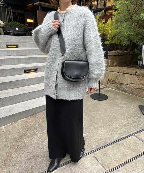 DISCOAT(ディスコート)の「【ベストセラー/新色追加】バイカラーフラップショルダーバッグ(ショルダーバッグ・レディース・ブラック/ベージュ/ブラウン/ブラック系その他/グレイッシュベージュ・FREE)」の8枚目の写真