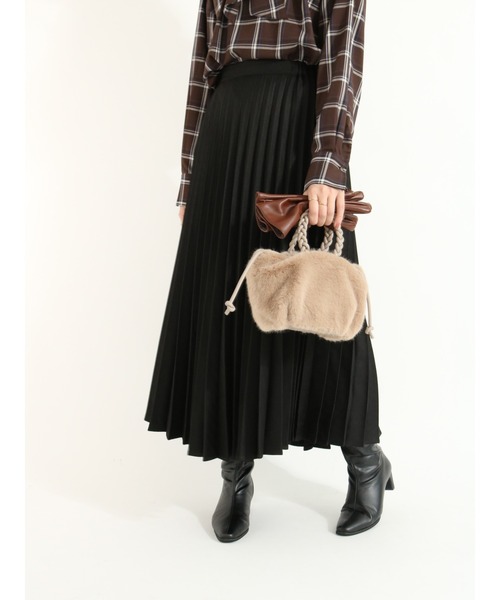 Te chichi(テチチ)の「ウーリッシュプリーツスカート(スカート・レディース・ブラック/グレー/ブラウン・フリ-)」の1枚目の写真