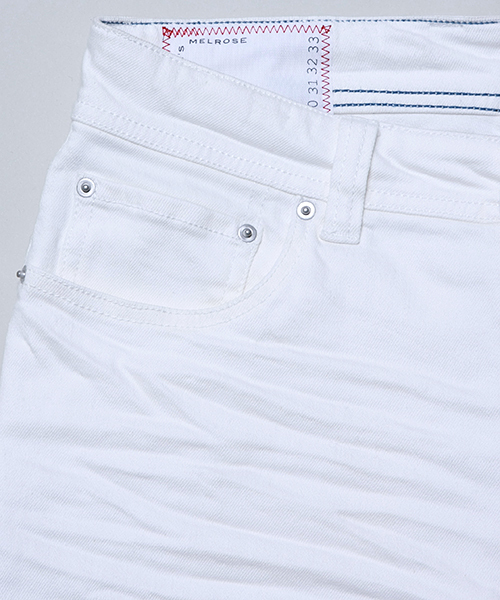 MEN'S MELROSE（メンズメルローズ）の「ストレッチデニム５ポケットクロップドパンツ（その他パンツ・メンズ・その他2/ライトインディゴブルー/ホワイト/ブラック・LARGE/MEDIUM/SMALL）」の19枚目の写真