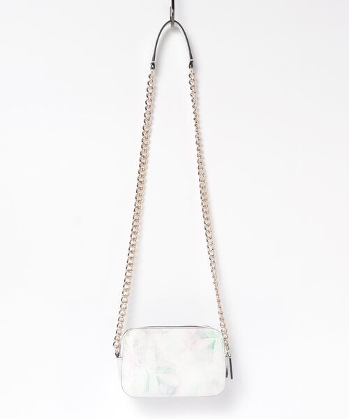 Guess（ゲス）の「NOELLE Crossbody Camera（ショルダーバッグ・レディース・その他・ONE SIZE）」の16枚目の写真