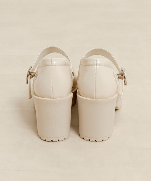 OLIVE des OLIVE（オリーブデオリーブ）の「タンク底ストラップシューズ（パンプス・レディース・アイボリー/ブラック・SMALL/MEDIUM/LARGE）」の15枚目の写真