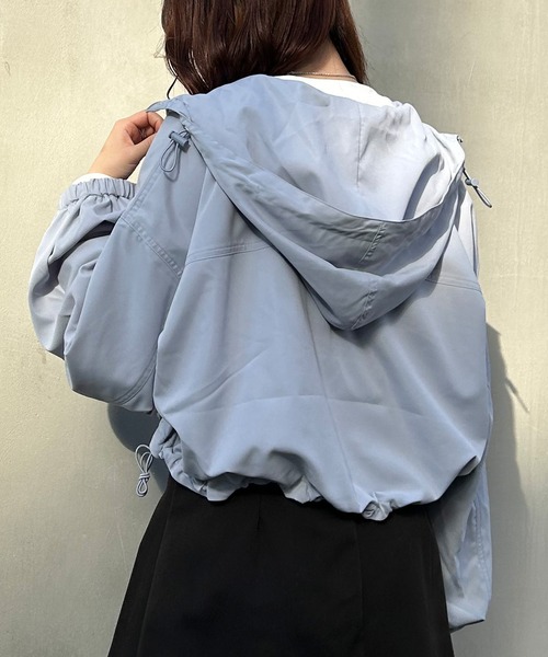 INGNI(イング)の「クロップド丈/マウンテンパーカー(マウンテンパーカー・レディース・アイボリー/ブラック/サックスブルー・M)」の14枚目の写真