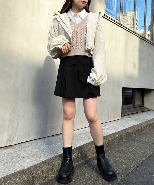 INGNI(イング)の「クロップド丈/マウンテンパーカー(マウンテンパーカー・レディース・アイボリー/ブラック/サックスブルー・M)」の5枚目の写真