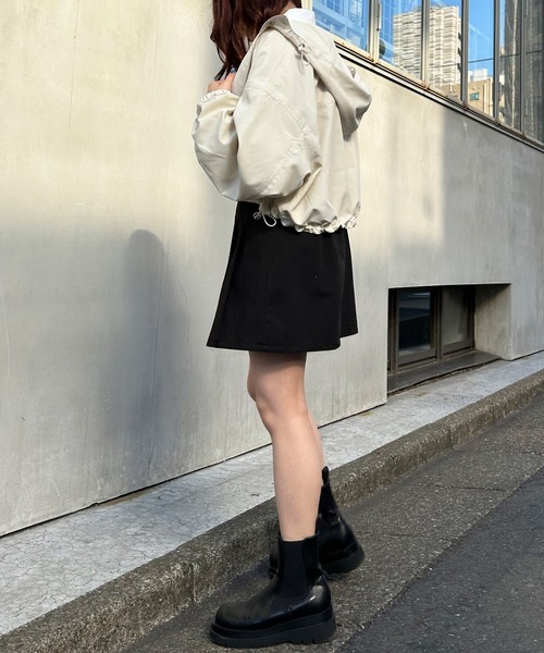 INGNI(イング)の「クロップド丈/マウンテンパーカー(マウンテンパーカー・レディース・アイボリー/ブラック/サックスブルー・M)」の6枚目の写真