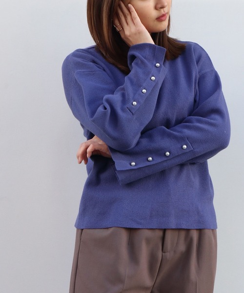 Brownie(ブラウニー)の「Brownie 袖スリット2WAYボタンプルオーバー(ニット/セーター・レディース・ピンク/オフホワイト/ブルー/ブラック・FREE)」の18枚目の写真