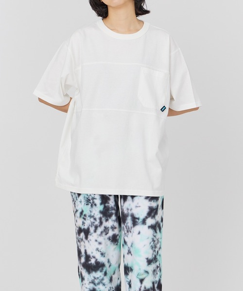 KAVU(カブー)の「KAVU/カブー Panel Tee/パネルティー(Tシャツ/カットソー・メンズ・ホワイト系その他/ホワイト×ネイビー/ホワイト×ブラック/ホワイト/ネイビー/ベージュ/ブラック・MEDIUM/LARGE)」の2枚目の写真