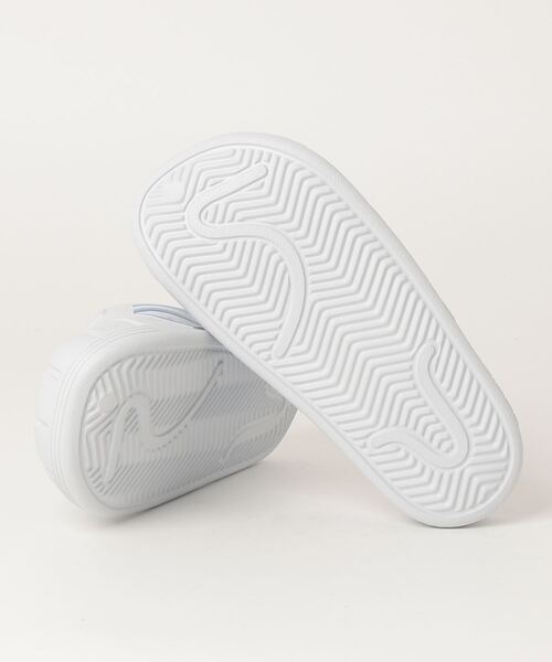 adidas（アディダス）の「adidas/アディダス  ADILETTE CLOG U アディレッタ クロッグ サンダル 3本線 HP9400（サンダル・レディース・ホワイト×ブルー・27.5cm/24.5cm/25.5cm/28.5cm/26.5cm/23.5cm）」の4枚目の写真