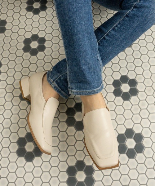 Fabby fabby（ファビィーファビィー）の「スクエアプレーンローファー（ローファー・レディース・ブラック/ベージュ/オフホワイト/ゴールド/シルバー・MEDIUM/LARGE/SMALL）」の2枚目の写真