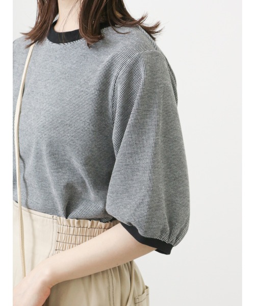 ehka sopo(エヘカソポ)の「ジャカードパフスリーブカットソー(Tシャツ/カットソー・レディース・ブラック/ベージュ/グリーン・フリ-)」の2枚目の写真