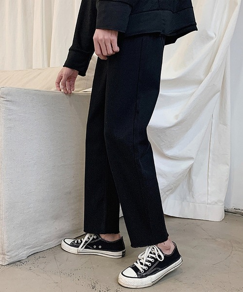 BASQUE magenta(バスクマゼンタ)の「カットオフルーズストレートデニムパンツ(デニムパンツ・メンズ・ブラック/ブルー・XL/M/L)」の5枚目の写真