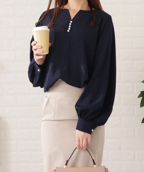 Lace Ladies（レースレディース）の「パールボタンキーネック長袖ブラウス（シャツ/ブラウス・レディース・ネイビー/ブラック/ベージュ/ホワイト・FREE/S）」の4枚目の写真
