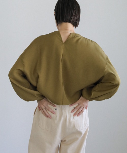 select MOCA（セレクトモカ）の「2wayボリュームショートトップス（シャツ/ブラウス・レディース・ブラック/グレイッシュベージュ/カーキオリーブ・FREE）」の16枚目の写真