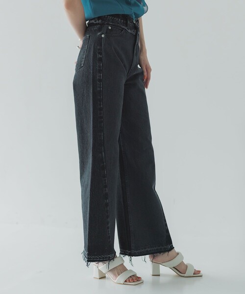 UNITED TOKYO（ユナイテッドトウキョウ）の「バイカラーデニムパンツ（デニムパンツ・レディース・ブラック/インディゴブルー・1/2）」の17枚目の写真