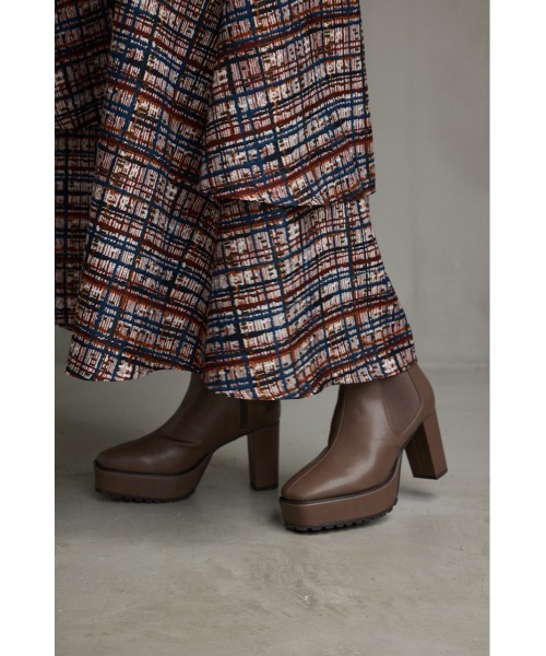 AZUL by moussy(アズールバイマウジー)の「RUGGED SOLE BOOTS/ラギッドソールブーツ(ブーツ・レディース・ブラック/ブラウン・SMALL/MEDIUM/LARGE/X-LARGE)」の12枚目の写真