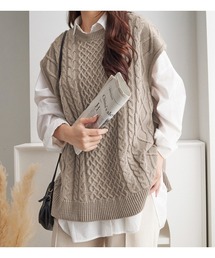 Viola e Viola（ヴィオラエヴィオラ）の「ケーブル柄ニットベスト（ベスト）」