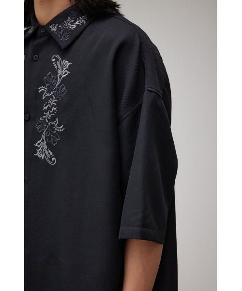 AZUL by moussy（アズールバイマウジー）の「刺繍デザインシャツ（シャツ/ブラウス・メンズ・オフホワイト/ブラック/グリーン・S-M/L-XL）」の18枚目の写真