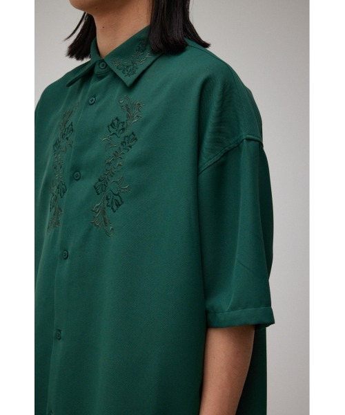 AZUL by moussy（アズールバイマウジー）の「刺繍デザインシャツ（シャツ/ブラウス・メンズ・オフホワイト/ブラック/グリーン・S-M/L-XL）」の7枚目の写真