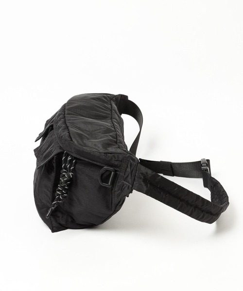 BAYFLOW（ベイフロー）の「BIGボディーバッグ（ボディバッグ/ウエストポーチ・レディース・ブラック/カーキ・FREE）」の19枚目の写真