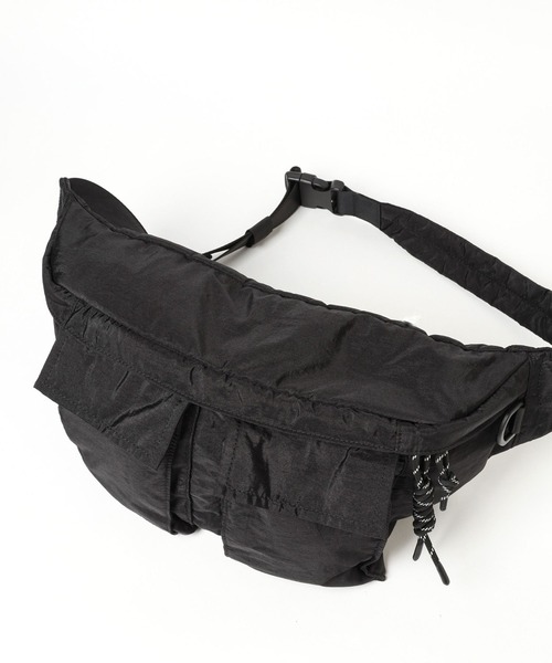 BAYFLOW（ベイフロー）の「BIGボディーバッグ（ボディバッグ/ウエストポーチ・レディース・ブラック/カーキ・FREE）」の9枚目の写真