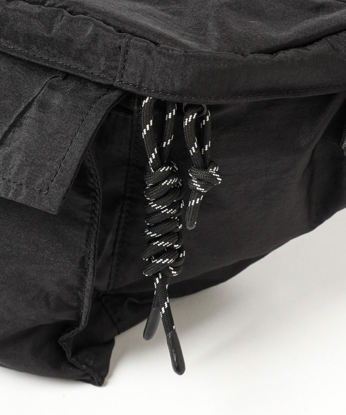 BAYFLOW（ベイフロー）の「BIGボディーバッグ（ボディバッグ/ウエストポーチ・レディース・ブラック/カーキ・FREE）」の12枚目の写真