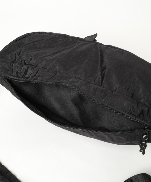 BAYFLOW（ベイフロー）の「BIGボディーバッグ（ボディバッグ/ウエストポーチ・レディース・ブラック/カーキ・FREE）」の8枚目の写真