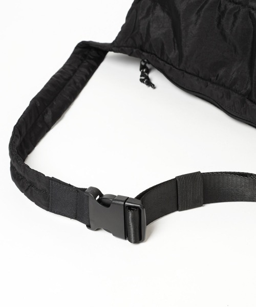 BAYFLOW（ベイフロー）の「BIGボディーバッグ（ボディバッグ/ウエストポーチ・レディース・ブラック/カーキ・FREE）」の10枚目の写真