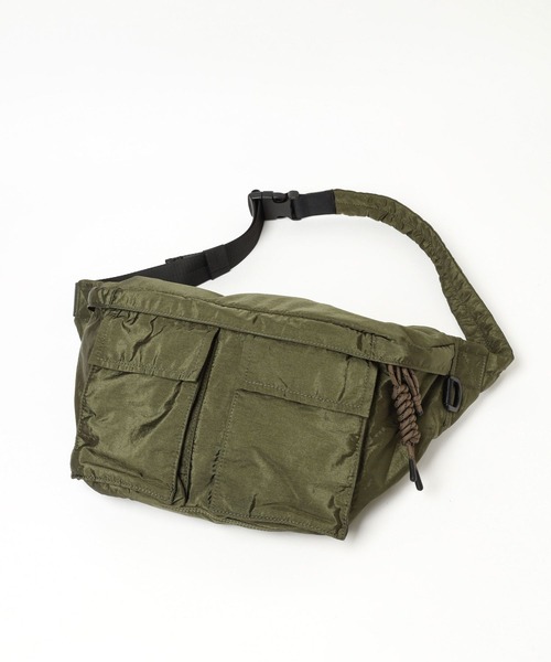 BAYFLOW（ベイフロー）の「BIGボディーバッグ（ボディバッグ/ウエストポーチ・レディース・ブラック/カーキ・FREE）」の3枚目の写真