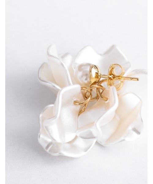 Re:EDIT（リエディ）の「[2023A/W COLLECTION][MEISM by Re:EDIT]スイングフラワーピアス（ピアス（両耳用）・レディース・ホワイト系/ホワイト・FREE）」の10枚目の写真