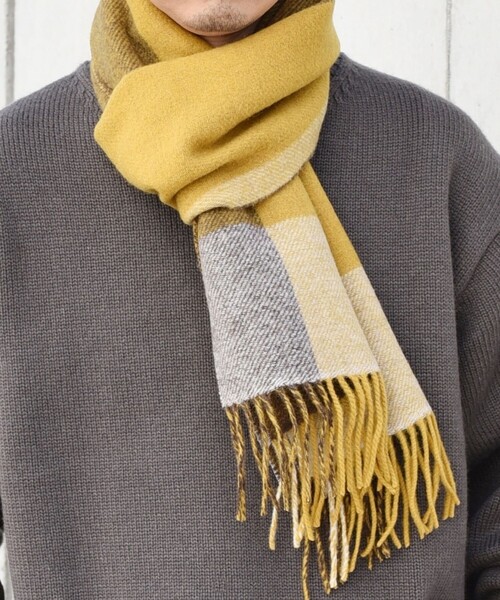 SHIPS any（シップス エニィ）の「SHIPS any: ウール リバーシブル パネル チェック マフラー 23AW◇（マフラー・メンズ・ブラック/ネイビー/ブラウン/イエロー系・ONE SIZE）」の4枚目の写真