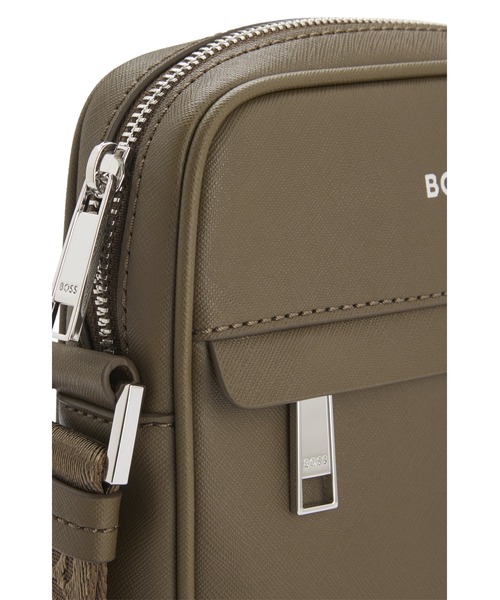 BOSSレタリングロゴ ストラクチャードレザー レポーターバッグ
