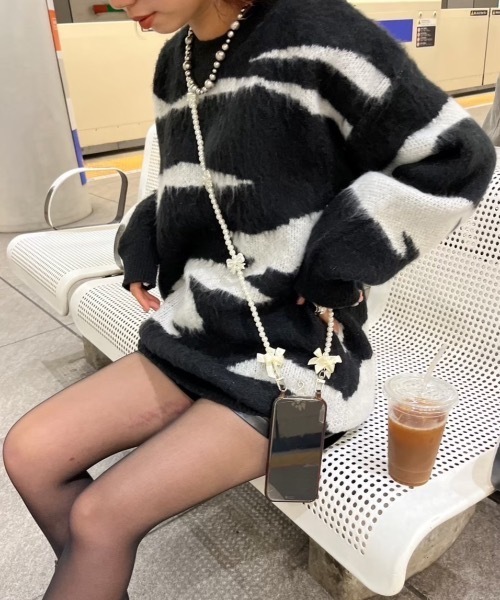 nemne store(ネンネストア)の「【Nefilim】ゼブラ柄シャギーニット(ニット/セーター・レディース・ブラック・フリー)」の5枚目の写真