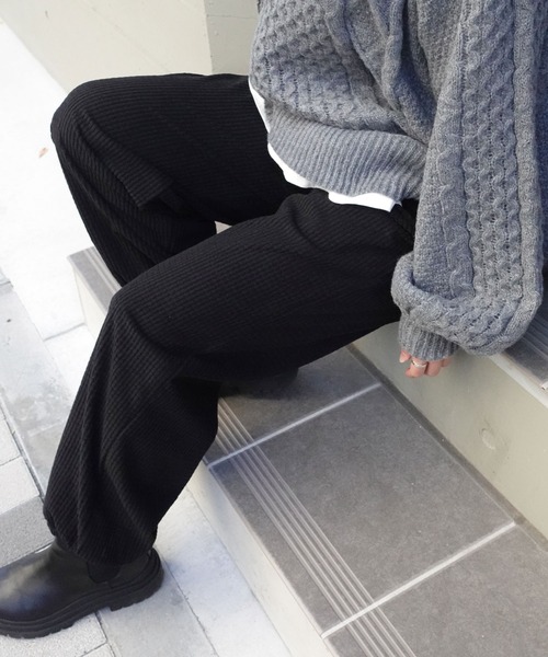 CORNERS（コーナーズ）の「ポコポコカットコーデュロイジョガーパンツ【セットアップ可能】（スウェットパンツ・レディース・ベージュ系その他/ブラック・M）」の3枚目の写真