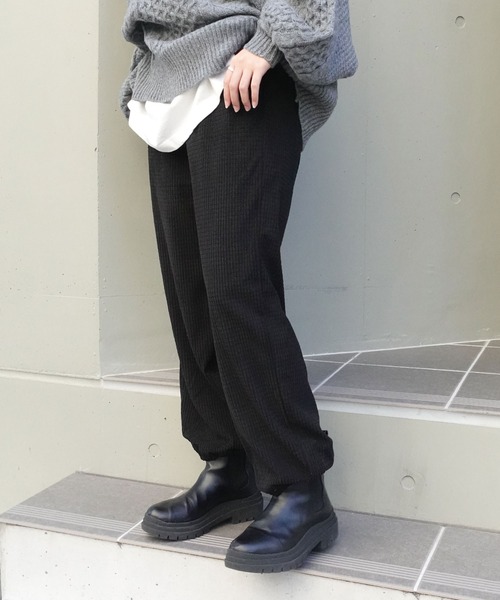 CORNERS（コーナーズ）の「ポコポコカットコーデュロイジョガーパンツ【セットアップ可能】（スウェットパンツ・レディース・ベージュ系その他/ブラック・M）」の5枚目の写真