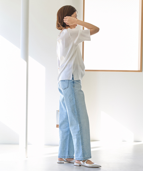 IENA（イエナ）の「キュプラナイロンサテンTブラウス（シャツ/ブラウス・レディース・ホワイト/ネイビー・FREE）」の18枚目の写真