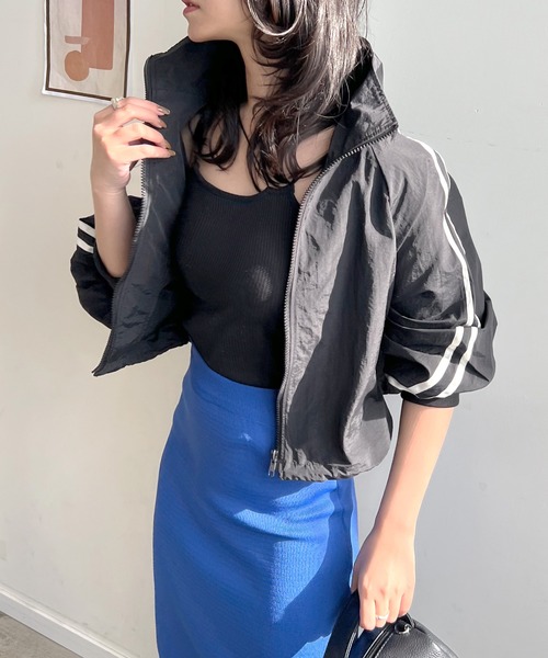 Futier land（フューティアランド）の「サイドラインナイロンショートブルゾン（ブルゾン・レディース・ブラック/アイボリー/オフホワイト・MEDIUM）」の6枚目の写真