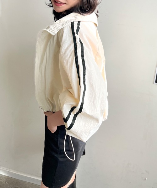 Futier land（フューティアランド）の「サイドラインナイロンショートブルゾン（ブルゾン・レディース・ブラック/アイボリー/オフホワイト・MEDIUM）」の16枚目の写真