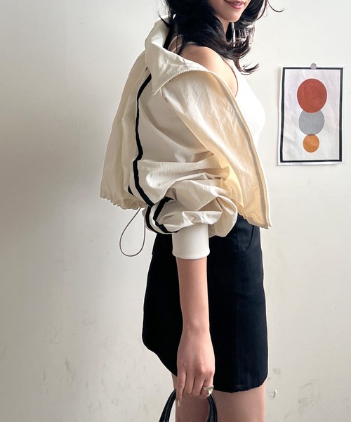 Futier land（フューティアランド）の「サイドラインナイロンショートブルゾン（ブルゾン・レディース・ブラック/アイボリー/オフホワイト・MEDIUM）」の17枚目の写真