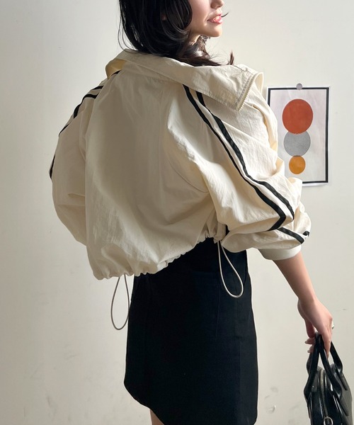 Futier land（フューティアランド）の「サイドラインナイロンショートブルゾン（ブルゾン・レディース・ブラック/アイボリー/オフホワイト・MEDIUM）」の18枚目の写真