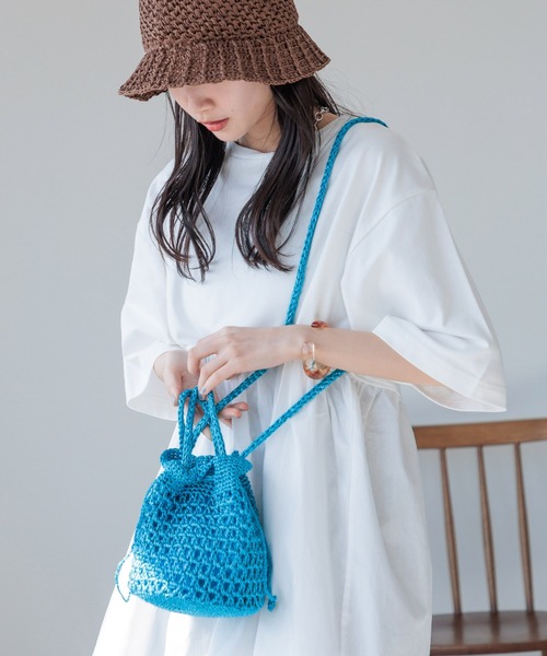 LOWRYS FARM(ローリーズファーム)の「メタリックアミキンチャクショルダー 994209(ショルダーバッグ・レディース・グレー/ブルー/ピンク・FREE)」の1枚目の写真