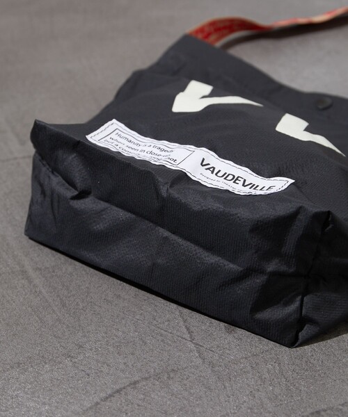 FREAK'S STORE(フリークスストア)の「VAUDEVILLE/ボードビル 限定展開 VV ライト ショルダーバッグ(ショルダーバッグ・レディース・ホワイト/ブラック/ブルー・ONE SIZE)」の22枚目の写真