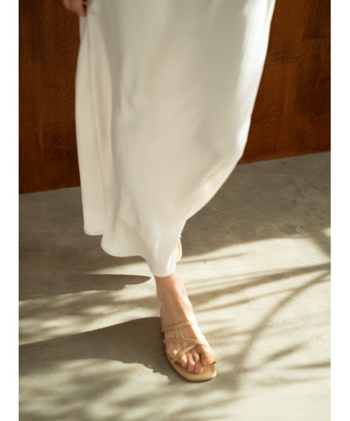 LIBJOIE（リブジョア）の「シルキードレープキャミソールワンピース（ワンピース・レディース・ブラック/ホワイト/ピンク・S/M）」の19枚目の写真