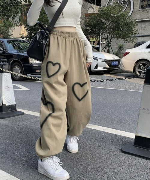 CANVAS+(キャンバスプラス)の「【CANVAS+】ハートペイントスウェットパンツ(スウェットパンツ・レディース・ホワイト/ベージュ/ブラック・M)」の22枚目の写真
