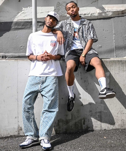 LFYT（エルエフワイティー）の「LFYT ラファイエット [Lafayette] - ビッグパン プリント Tシャツ [BIG PUN AIRBRUSH TEE LS240105]（Tシャツ/カットソー・メンズ・ブルー/ホワイト/レッド・L/M/XL/XXL/S）」の6枚目の写真